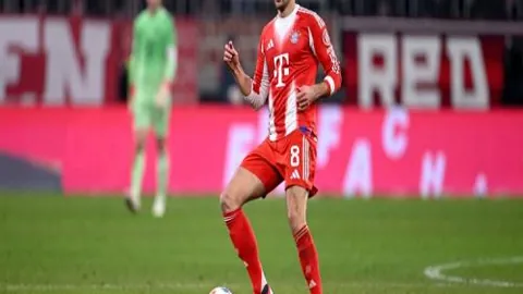 荣耀之战：侯塞因主场再战，力拼四连胜，实力大放异彩！_

这个标题既保留了原标题的核心信息，又增添了悬念和激动人心的氛围。